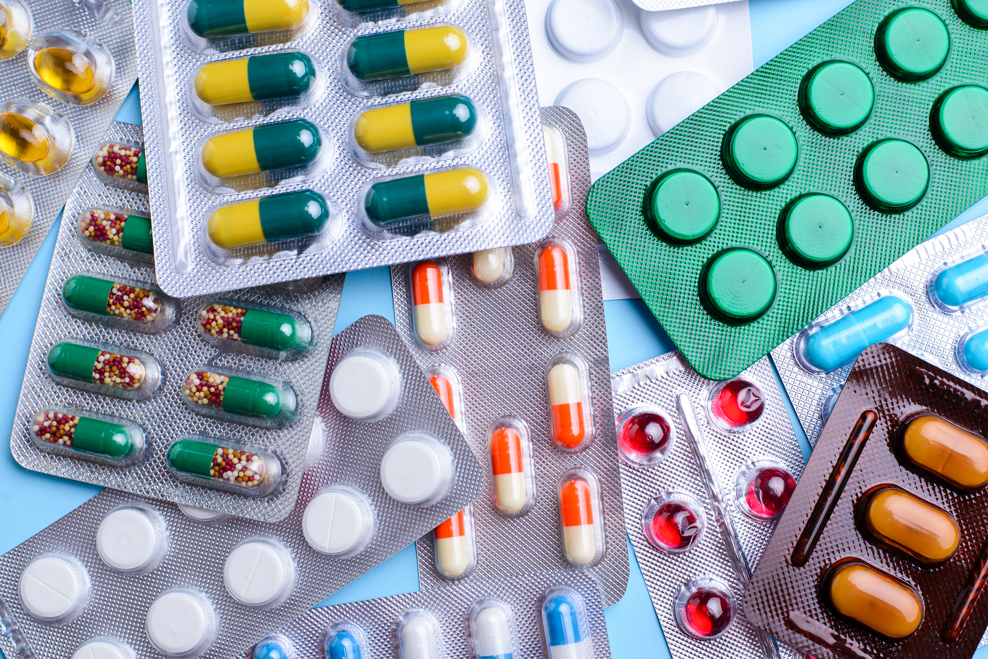 I rischi della polifarmacoterapia bilanciare i benefici e le complicanze