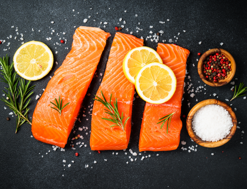 Salmone d’allevamento: perché cresce l’attenzione sulla sostenibilità